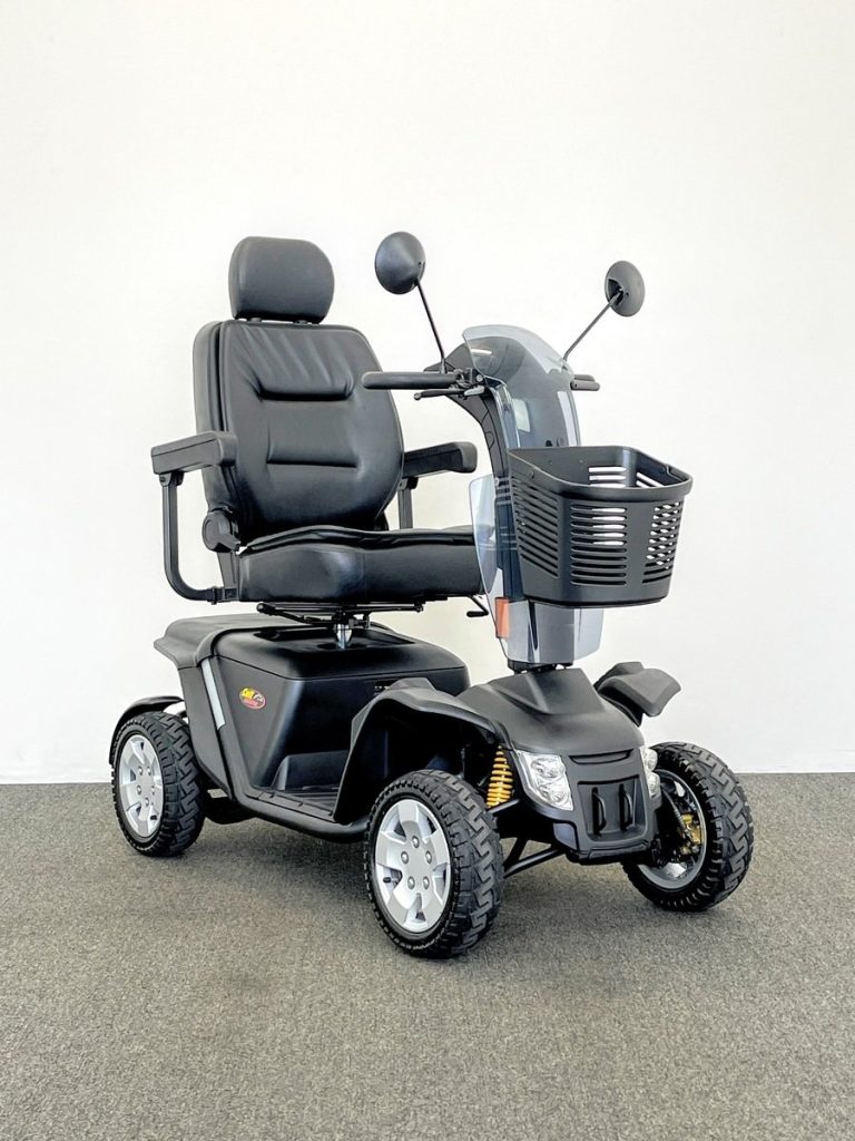 Pride Colt Executive (2022)